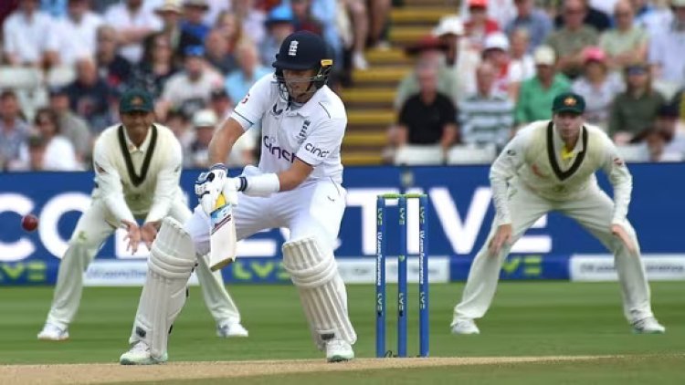 'If England get over 250 it will be a very hard chase for Australia' - Michael Vaughan