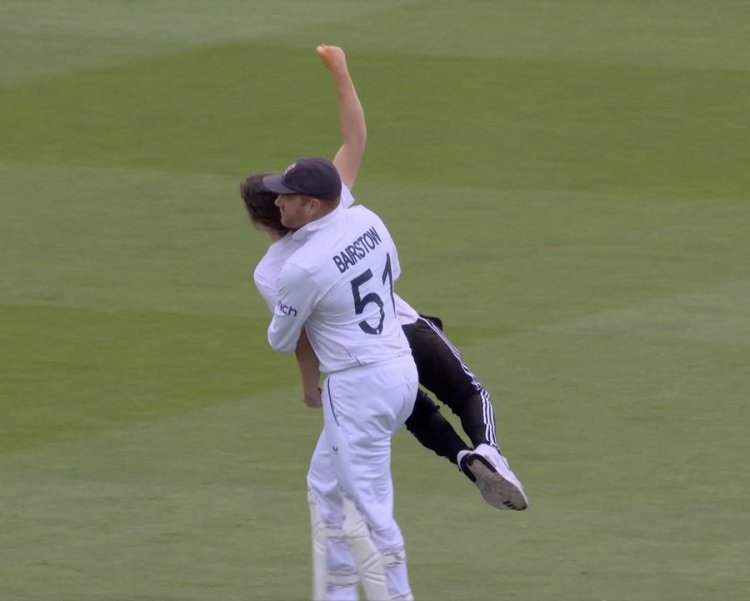 Ashes 2023: Police catches Lord's pitch invader