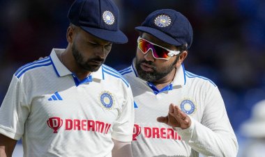 Watch: Virat Kohli's remarkable gesture after Mukesh Kumar picks maiden Test wicket