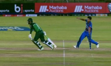 Watch: Naseem Shah hits boundary after Shadab Khan's debatable run out
