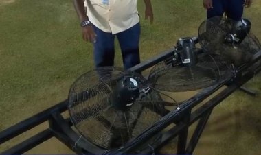 Ground staff used fans to dry wet area during IND vs PAK match